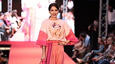 Miroslava Fabu�ová v roli modelky