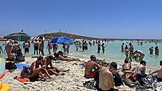 Plá�i Nissi u kyperského letoviska Ayia Napa, jedné z nejoblíben�j�ích...