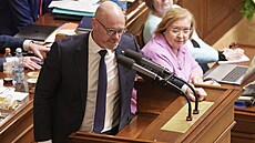 Vyslovení d�v�ry vlád� �eské republiky. Na snímku ministr �kolství Robert Plaga...