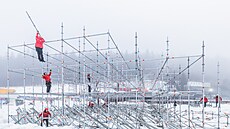 Stavba tribun pro Sv�tový pohár �en v alpském ly�ování, který se koná ve...