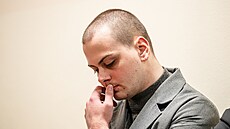 U Krajského soudu v Hradci Králové �elí Ond�ej Mihálik ob�alob� z pokusu vra�dy...