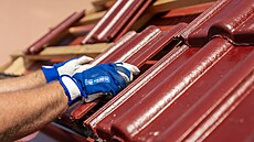 Skládaná krytina je dlouhodob� spolehlivá a její údr�ba z�stává jednoduchá