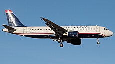 Letoun Airbus A320 imatrikulace N106US na leti�ti v Las Vegas zachycený 12....