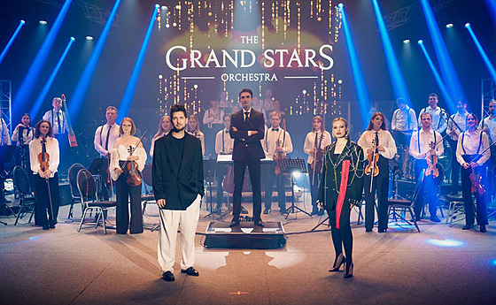 The Grand Stars Orchestra uvádí velkolepé p�edstavení Hollywood Music...