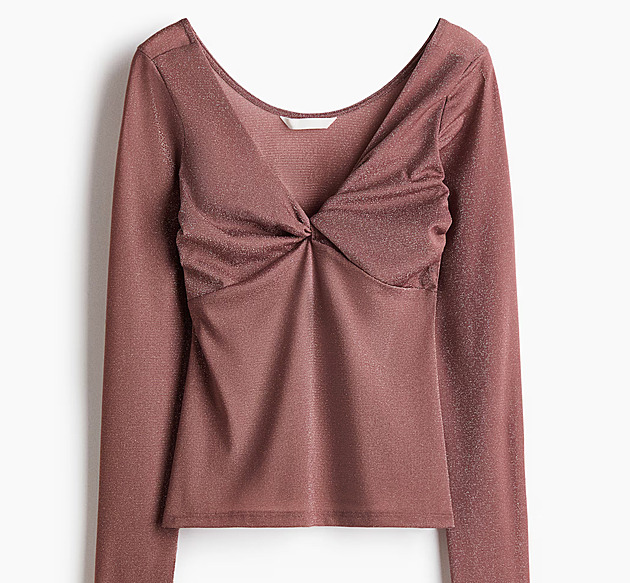 Je ženská, něžná, nepřehlédnutelná. Rozsviťte zimu růžovou barvou