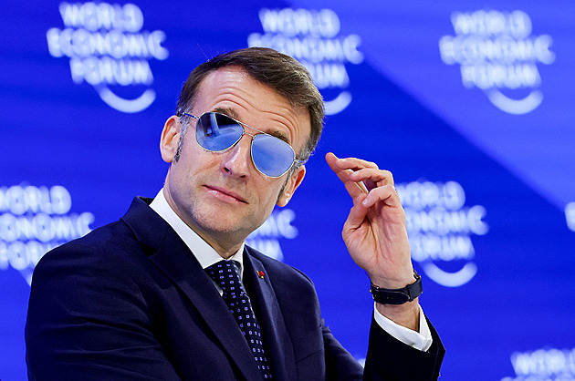 Diplomacie v blátě. Francie tasí proti dezinformacím zbraně internetových trollů