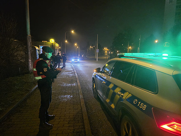 Muž v Brně přepadl trafiku. Policie ho hledá, může být nebezpečný