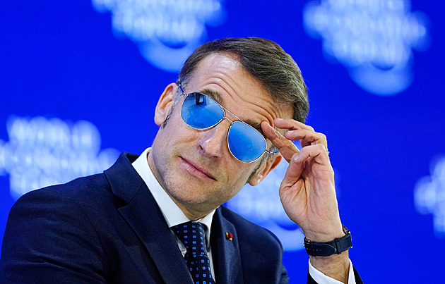 Dlouhé stíny Davosu a Evropa jako fackovací panák Trumpa i Zelenského