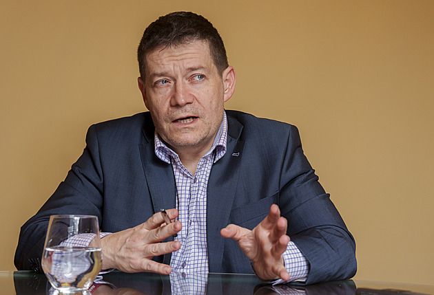 Spor o L-159. Ať Pavel dělá obchoďáka, řekl Ševčík. Prokremelské, vyčetl mu exministr