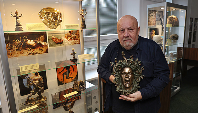 Mumie, kanibalové, lebky trpaslíků. Záhadolog Vašíček vystavuje své best of