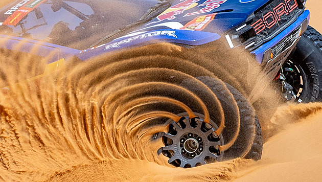 Dakarská fotka roku ukazuje preciznost moderní techniky