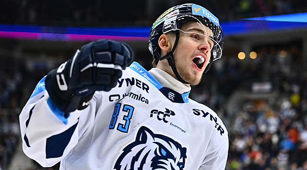 ONLINE: Kladno zvyšuje v Budějovicích, Kometa ztrácí. Pardubice otevírají skóre