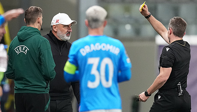 Takto se nemůžeme prezentovat. Slavia se omluvila za výkon, fanouškům vrátí peníze