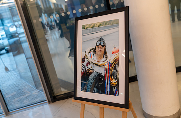 Sběratel Samohýl spojil lidi i na svém pohřbu, sál strážily tři veterány