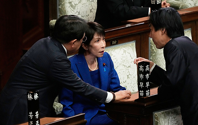 Japonská premiérka rozpustila sněmovnu, budou předčasné volby. Věří v úspěch