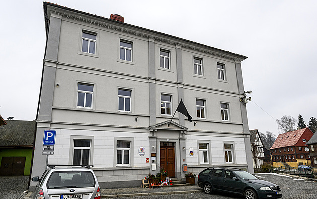 Škody v Chřibské po útoku střelce jdou do statisíců, úřad se chystá otevřít