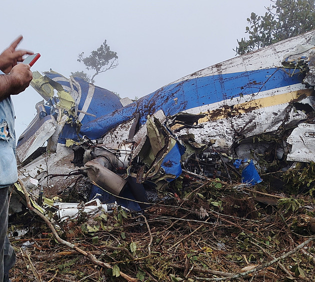 Zmizelo z radarů a spadlo. Při nehodě letadla v Kolumbii zemřelo 15 lidí