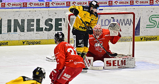 Legendy začaly přebírat Litvínov. Šlégr: Nebudeme sekat hlavy. Mládež změnu vítá
