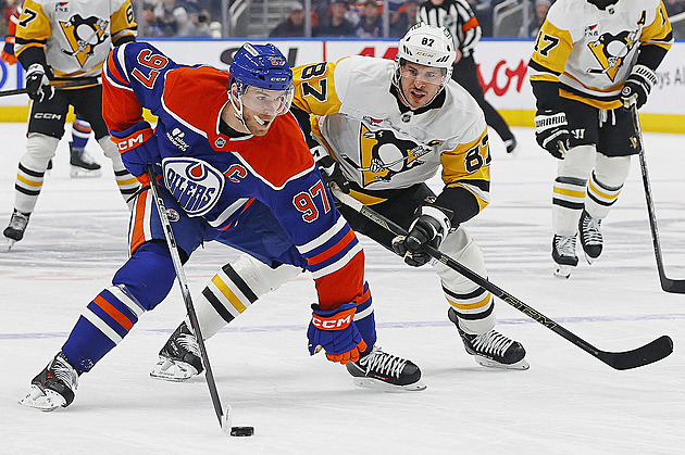 Stát proti němu je frustrující. Pětibodový McDavid zničil soupeře, lepší je jen Gretzky