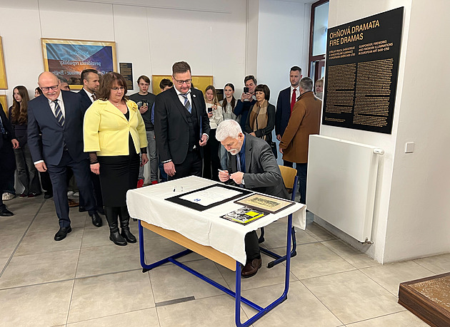 Pavel zahájil návštěvu Olomouckého kraje s gymnazisty, zajímal je Trump i Grónsko