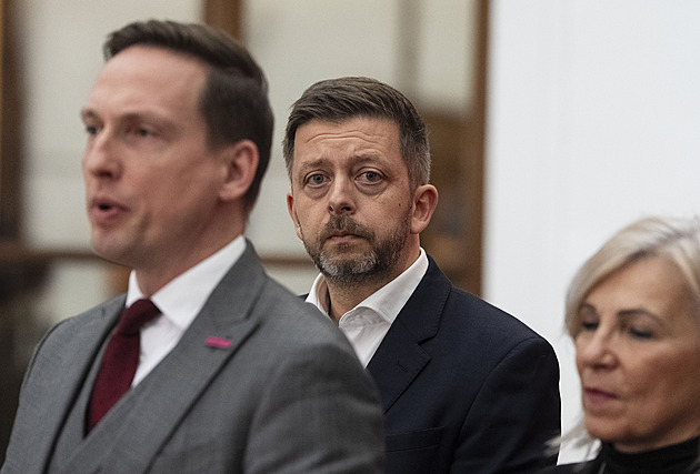 Rakušan tepal „vykolejenou“ vládu, Šlachta mu připomněl „chlastání“ během tragédie