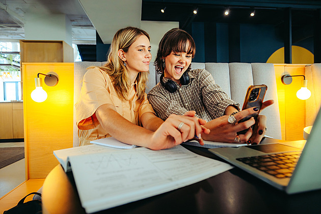 Mladí lidé odmítají „starou hru“. Jak generace Z přepisuje pravidla práce