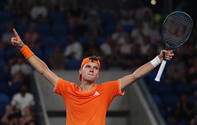 Odstoupení mi ušetřilo měsíční pauzu, líčí Menšík. Ve svalu měl trhlinu, cíle už neříká