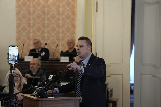 Mocenské zneužití pandemie covidu-19. Na kritické zhodnocení čekáme i šest let poté