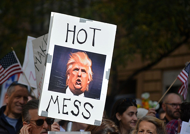 Co to předvádí? Mladí Američané litují, že volili Trumpa, děsí je ICE i konflikty v cizině