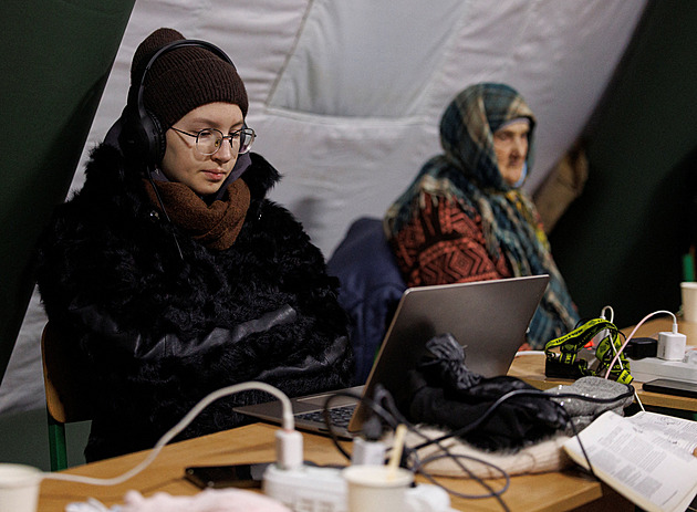 V kolabujícím Kyjevě je bez proudu milion domácností, 600 tisíc lidí z města uprchlo