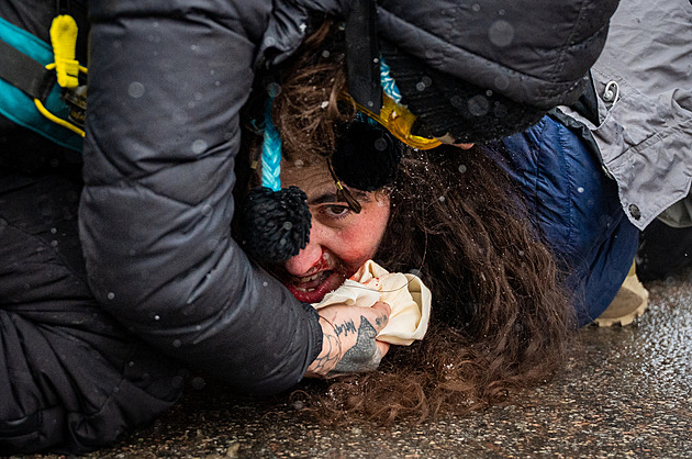 Po střelbách v Minnesotě budou mít agenti ICE povinné kamery na těle