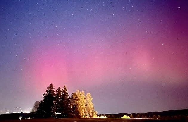 Polární záře nad Brnem. Hvězdárna zachytila unikátní výjev, pomohlo i štěstí