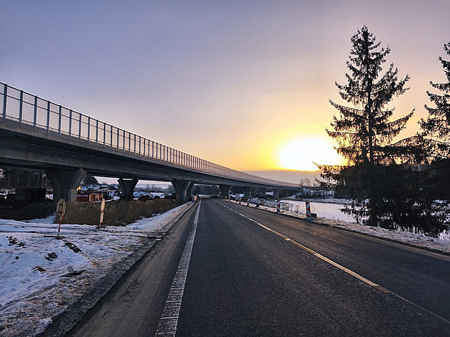 Dálnice D35 přinesla i vzdáleným obcím klid, pumpy na původním tahu osiřely