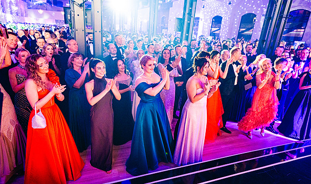 OBRAZEM: Takto si užívala česká smetánka na luxusním Plesu jako Brno