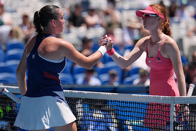 Fanoušci? V Paříži byli horší. Valentová vyřadila domácí naději a čeká ji derby