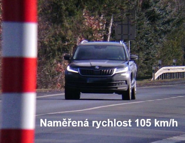 Řítila se obcí rychlostí 105 km/h a přišla o řidičák. Zkoušela jsem brzdy, bránila se