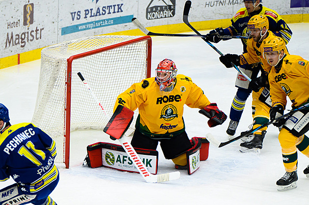 Vedoucí Slavia doma zdolala Litoměřice, Vsetín si poradil s Přerovem
