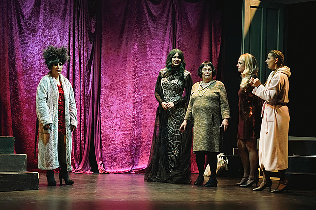 Když se sejde pět nezkušených žen. Kalich ovládnou Mihulová, Smutná a Špalková