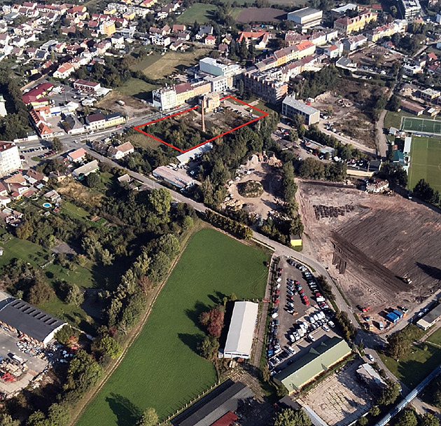 Architekti v bývalé koželužně navrhnou náměstí i dům. Možná vrátí věžičku