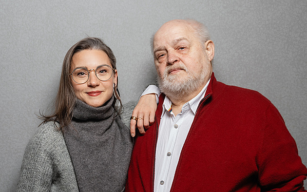 Učit dceru nejde. Po třech hodinách jsem s ní vyrazil dveře, říká otec Hany Kusnjerové