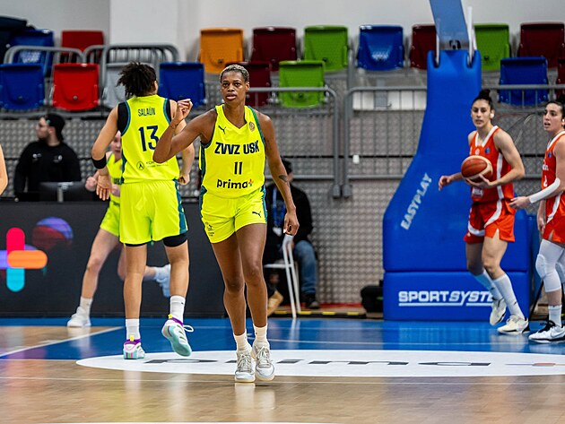 Valeriane Ayayiov� se raduje z ko�e.