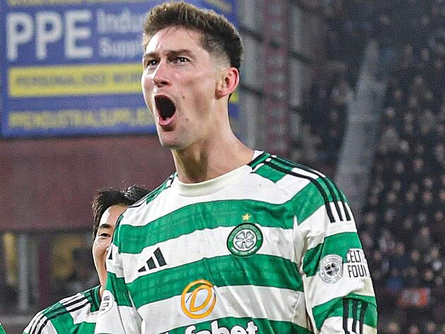 �esk� �to�n�k Tom� �van�ara p�i sv� premi��e v dresu Celtiku Glasgow p�ihr�l...