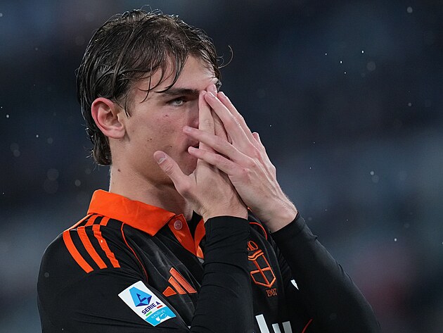 Z�lo�n�k Coma Nico Paz slav� g�l v utk�n� s Laziem.