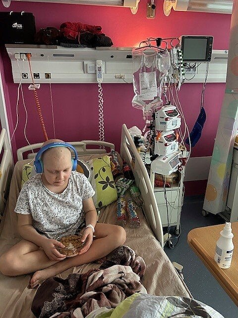 Dominik p�i sv� l��b� v nemocnici.