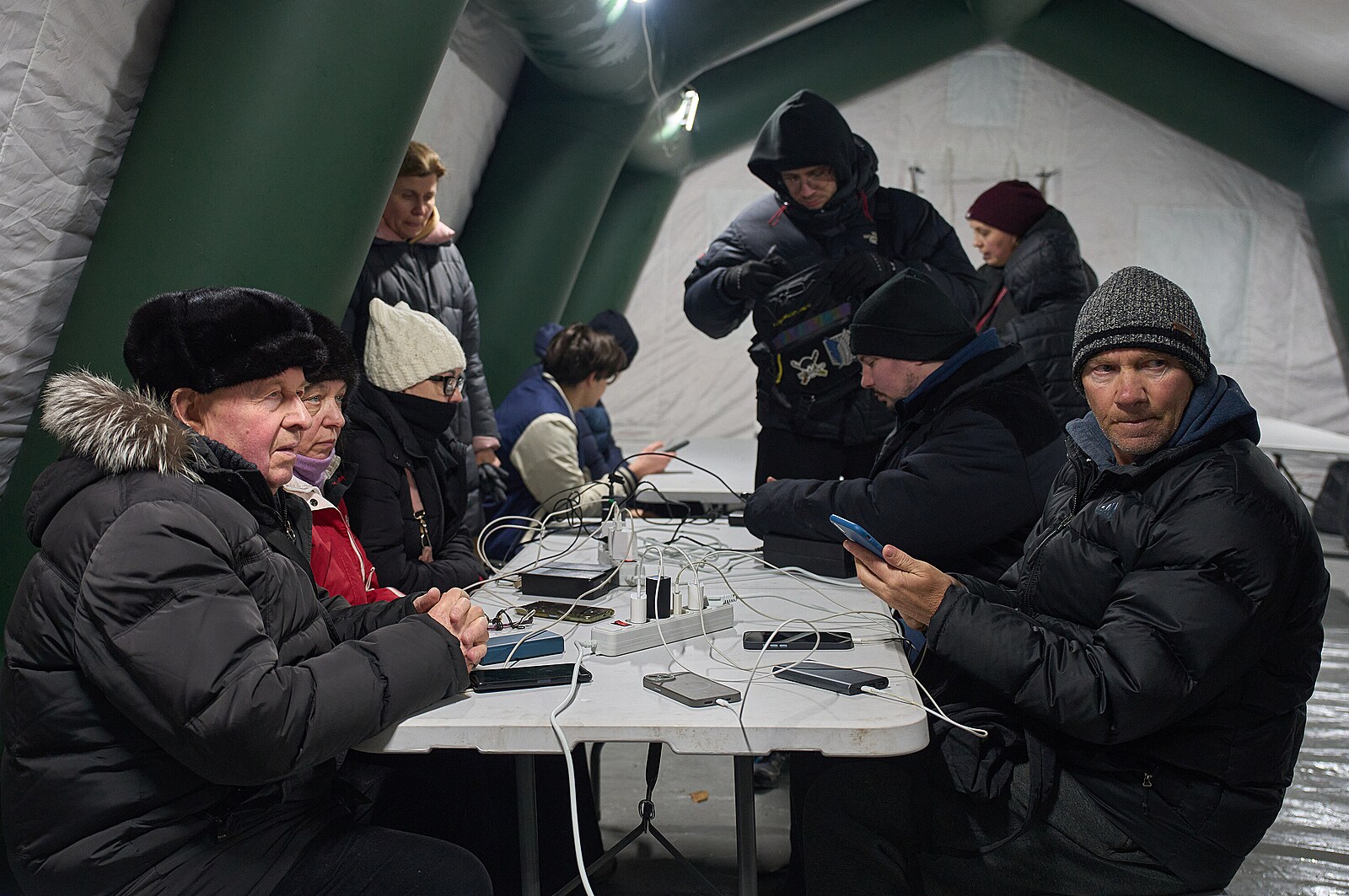 „Neuvěřitelné.“ Češi vybrali na mrznoucí Ukrajinu 29 milionů za 40 hodin