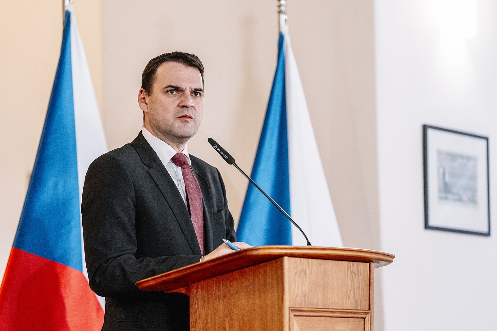 Osm bodů, které ukazují, že válka Hradu s vládou opravdu vypukla