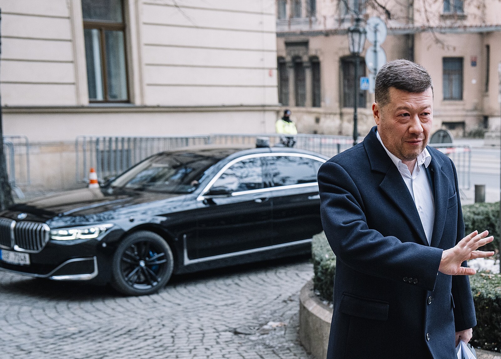 Ojetina po Pekarové, hájil šéf SPD jízdu v BMW. Stát ho pořídil už pro Vondráčka