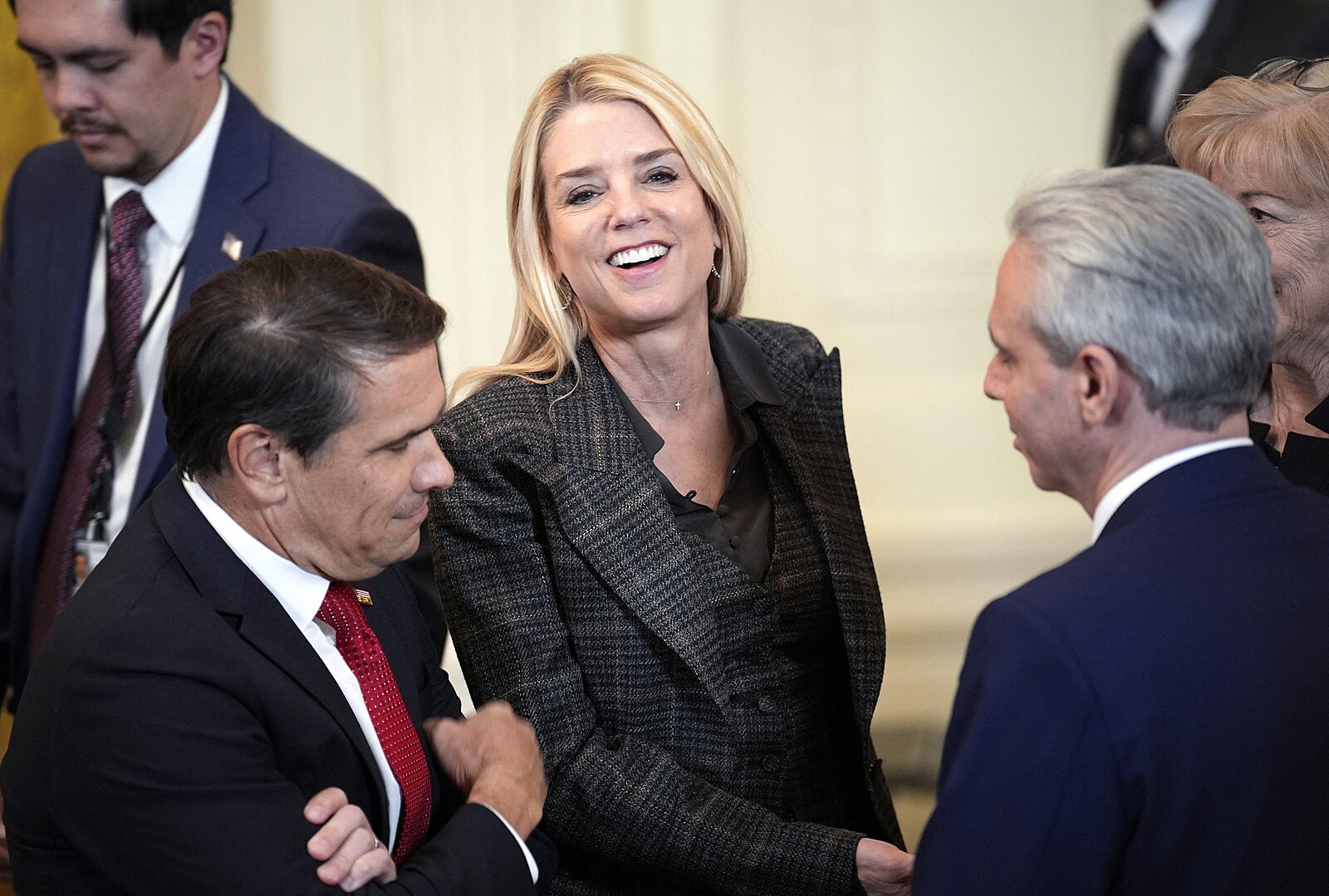 Zbraně pro každého, posílání poštou? Trumpova vláda chce rozvolnit regulace