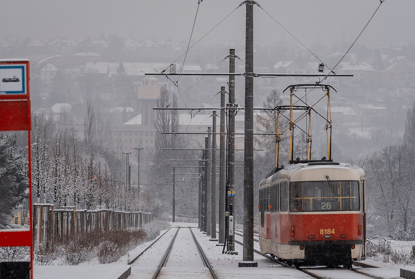 Vláda vrátí slevu 75 procent na jízdné pro studenty a seniory. Od kdy bude platit