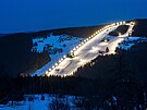Ve�erní ly�ování nabízí SkiResort v Peci pod Sn�kou, na �erné ho�e i ve Velké...